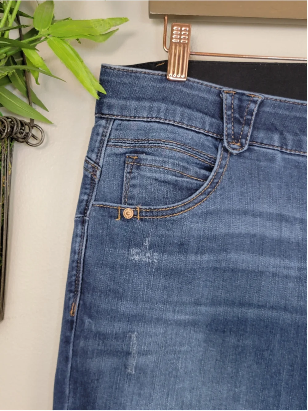 Democracy 16W Skinny Jeans Mid Rise Medium Blue Stretch Sculpting Ab Solution - Picture 3 of 10